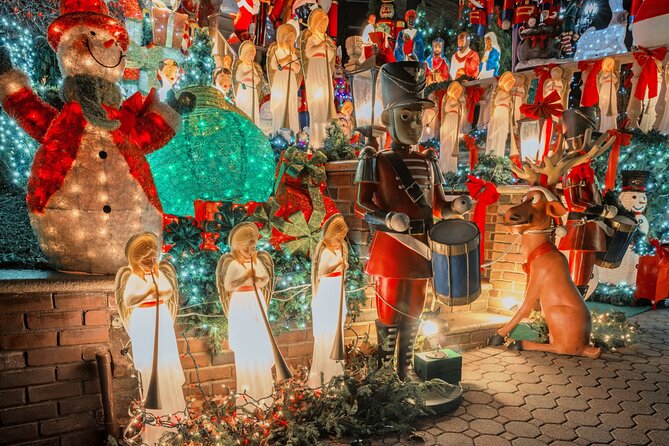 New York Dyker Heights Christmas Lights Guided Walking Tour - Tips for Enjoying the Dyker Heights Lights