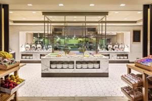New York Hilton Midtown - Proximity to Attractions