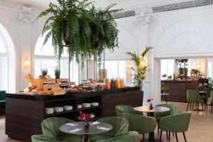 NH Collection Amsterdam Flower Market - Dining Options