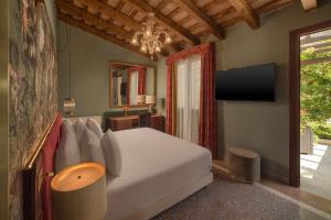 NH Collection Grand Hotel Palazzo Dei Dogi - Room Types and Features