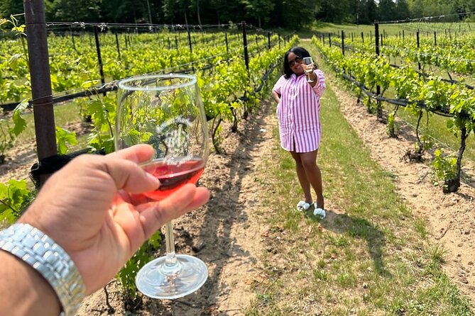 NON BUS Traverse Sunset Wine Tour 3 Winery Old Mission Peninsula - Tour Schedule and Capacity