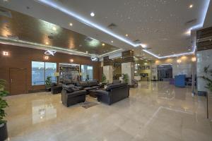 Orchid Vue Hotel - Dining Options and Cuisines