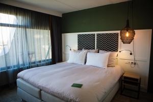 Paal 8 Hotel by the Sea - Culinary Delights