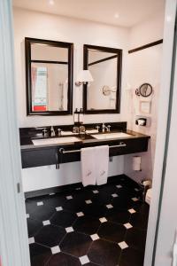 Paleis Hotel - Additional Information