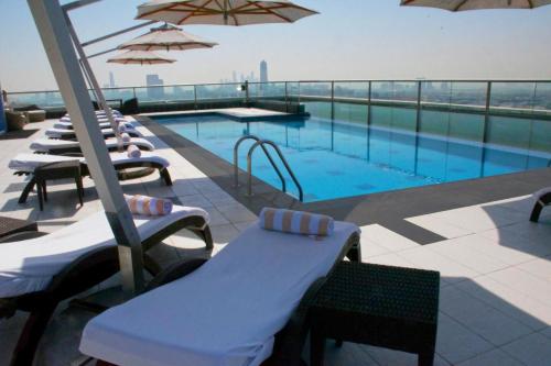 Park Regis Kris Kin Hotel - Dining Experience