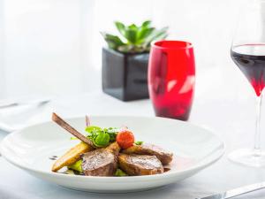 Pullman Miami Airport - Frequently Asked Questions
