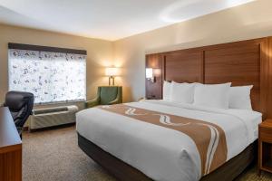 Quality Inn Placentia Anaheim Fullerton - Languages Spoken and Business Center