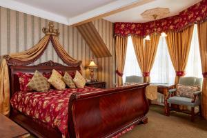 Queen Anne - Nearby Attractions