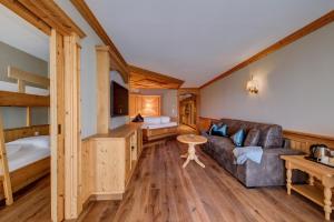 Quellenhof Luxury Resort Passeier - Family-Friendly Amenities