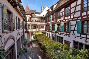 Relais & Châteaux The House of Heads - Frequently Asked Questions