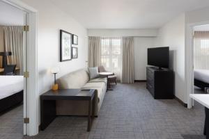 Residence Inn by Marriott Corona Riverside - Location and Accessibility
