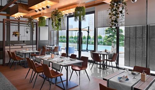 Revier Hotel - Dubai - Guest Services
