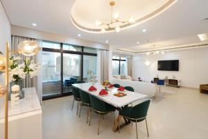 Roda Beach Resort - Dining and Cuisine