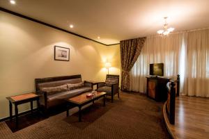 Rolla Suites Hotel -Former J5 Bur Dubai Hotel - Airport Transfers and Services