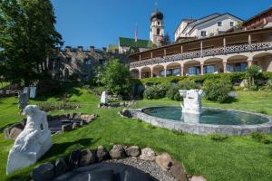 Romantic Hotel Tower - Booking Information and Policies