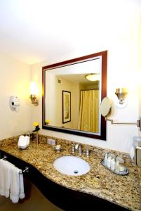 San Carlos Hotel New York - Policies and Booking Information