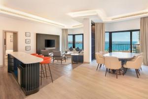 Sheraton Abu Dhabi Hotel & Resort - Dining Experiences