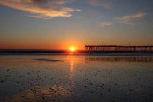 Shoreline Inn...On the Beach - Exceptional Amenities