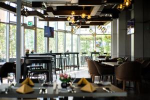 Signature 1 Hotel Tecom - Accessibility and Transportation Options