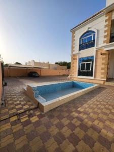 Small Single Room Inside Luxurious Villa - Policies and Special Requests