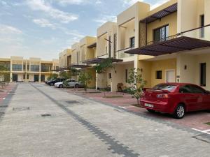 Spacious 3BR Townhouse Villa - Nearby Attractions