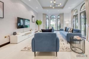 Splendid 5BR Villa at Canal Cove Palm Jumeirah by Deluxe Holiday Homes - Entertainment and Activities