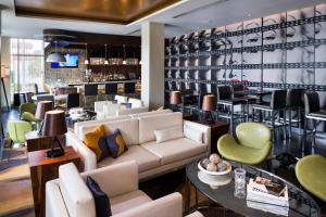 SpringHill Suites by Marriott Los Angeles Burbank/Downtown - Booking and Policies