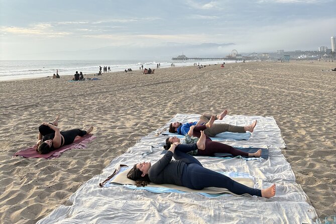 Stretch and Sip: Yoga With Fresh Juice on Santa Monica Beach - Accessibility and Health Considerations