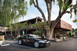 The Creekside Inn - Booking Information