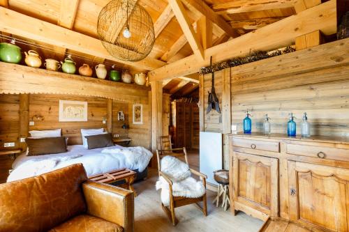 The Hamlet of My Father - Charming Ambiance and Decor