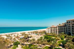 The St. Regis Saadiyat Island Resort, Abu Dhabi - Outstanding Guest Experiences