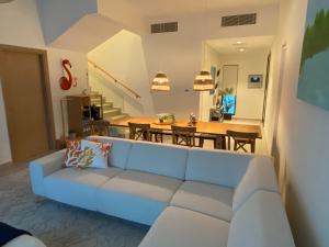 The White Villa - Check-in and Check-out