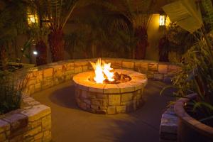 Tradewinds Carmel - Complimentary Amenities and Guest Services