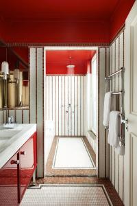 Villa-des-Prés - Diverse Room Types and Accommodations
