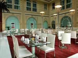 Villa Rotana - Dining Options