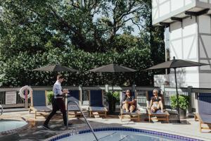 Vinland Hotel and Lounge - House Rules and Policies