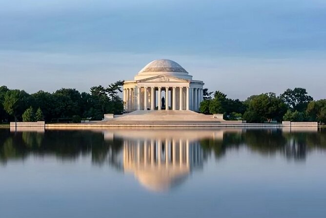 Washington Highlights Walking Tour With a Guide - Accessibility and Transportation Options