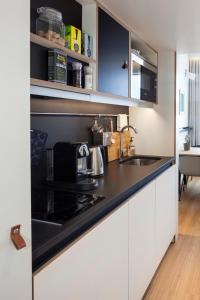 Zoku Amsterdam - Convenient Public Transportation Access