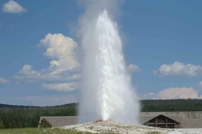 2-Day Private Tour of Yellowstone National Park Lower & Upper Loops - Day 2: Discovering the Upper Loop