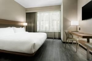 AC Hotel by Marriott New York Times Square - Nearby Attractions