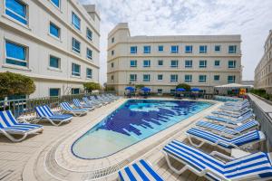 Al Bustan Centre & Residence - Payment and Accessibility
