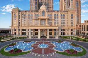 Al Habtoor Palace - Preferred Hotels & Resorts - Convenient Location