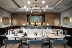 Ambrose Hotel - Booking Information and Tips