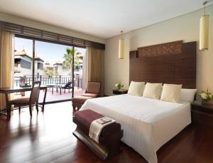 Anantara The Palm Dubai Resort - Nearby Attractions and Accessibility