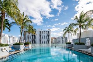 Beachfront Luxury 2BR 2BA, Sleeps 6, Resort Access - Horizon by HomeStakes - Nearby Attractions
