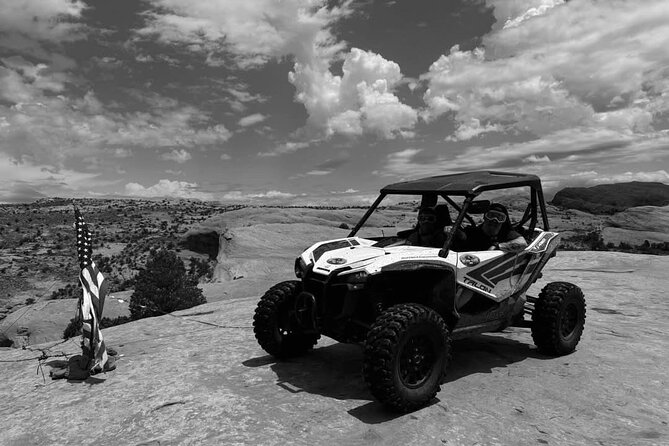 BEST! Poison Spider U-Drive 4X4 Tour in Moab +Dinosaur Tracks! - Uncovering Dinosaur Tracks Along the Way