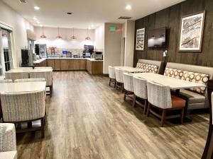 Best Western Country Inn - Outdoor Facilities