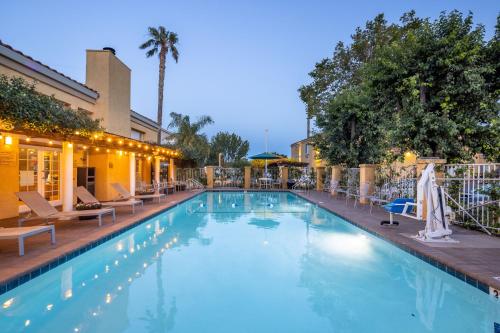 Best Western Plus Dixon Davis - Nearby Attractions