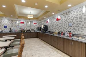 Best Western Plus Wasco Inn & Suites - Dining Options