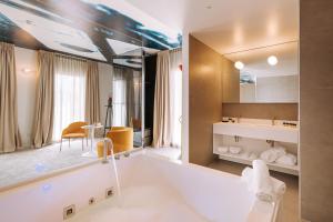 Biancodonda Greenblu Hotel & SPA - Nearby Attractions